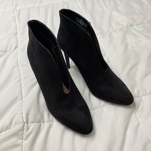 A new day Target black heels size 9.5